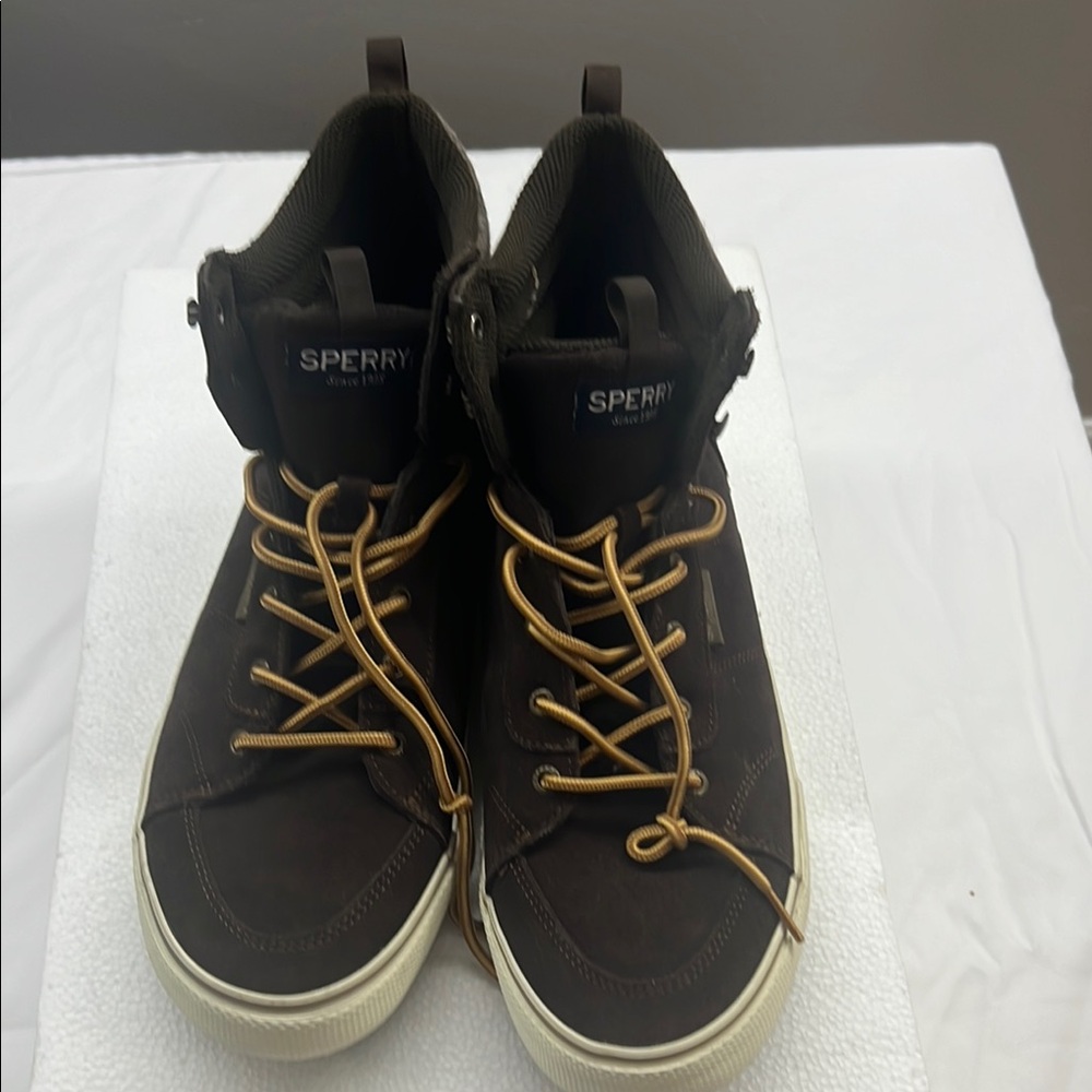 Sperry Brown High-Top Sneakers Casual Style